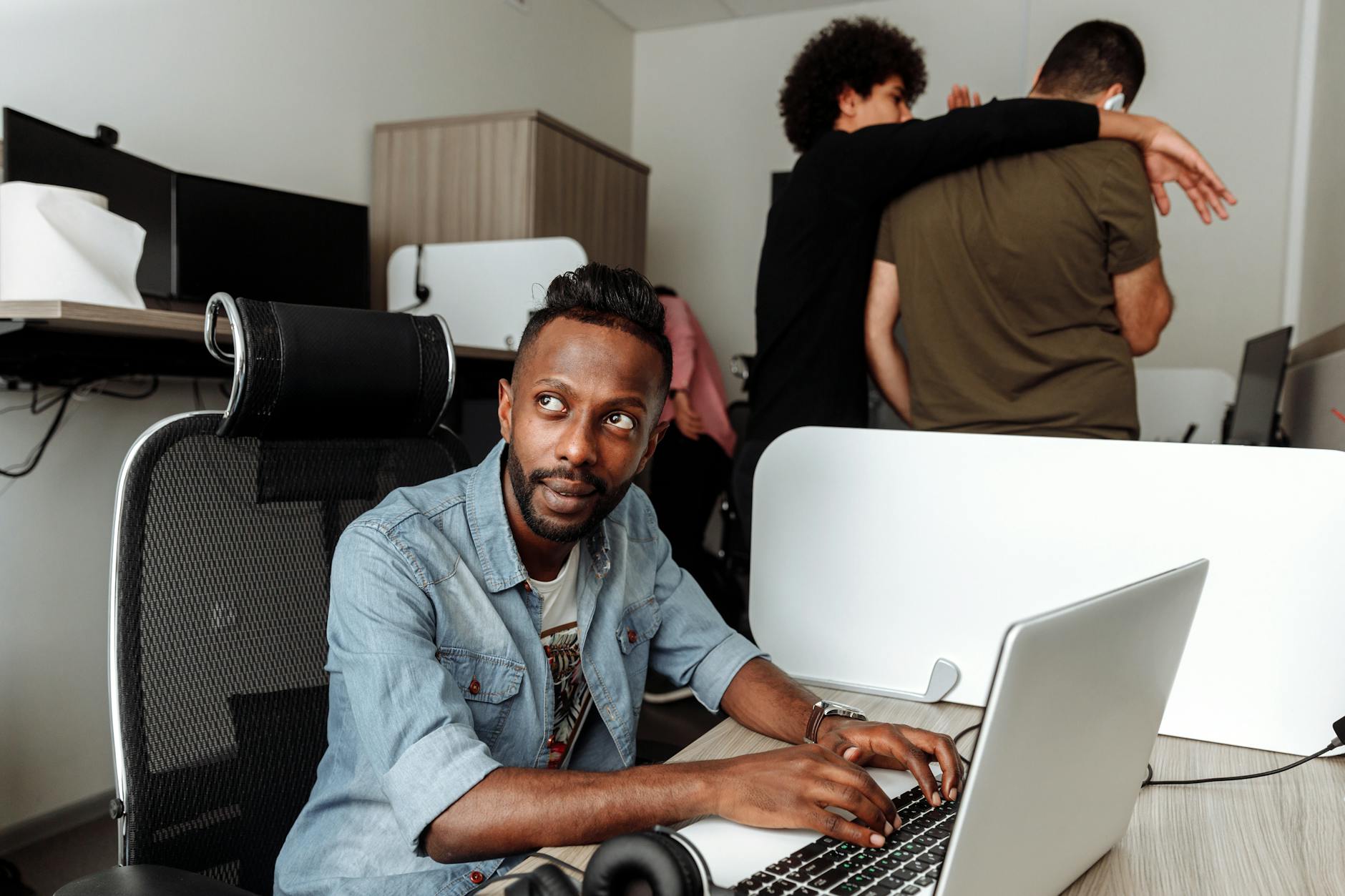 How to Start a Small Business With Limited Capital